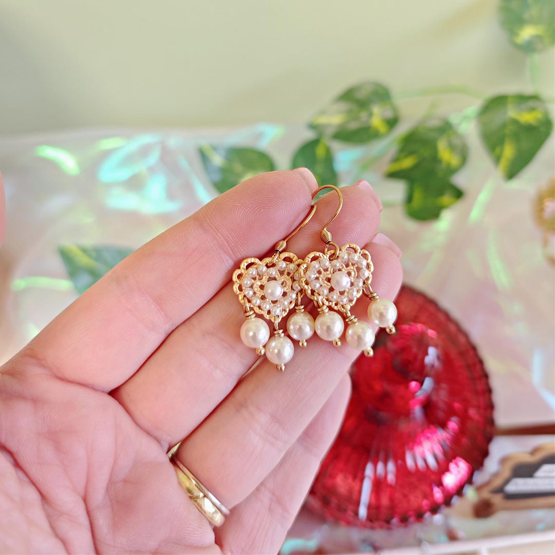 Anne Boleyn Inspired Heart Filigree and Pearl Earrings - Etsy