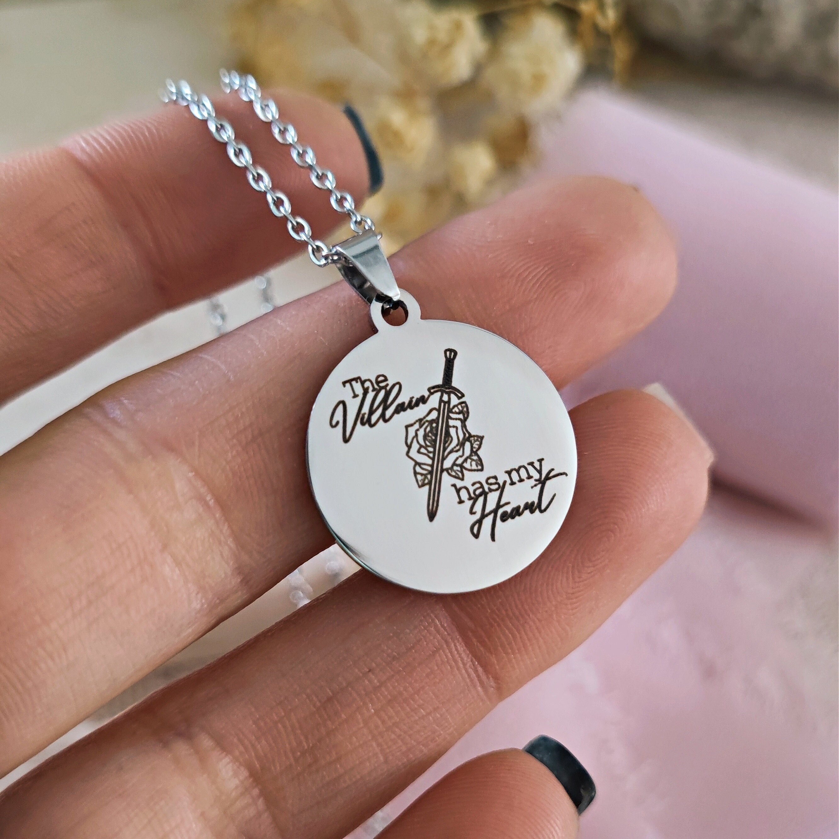 Villain online silver chain