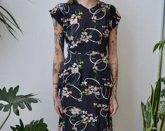 Adorable Floral Forties Dress