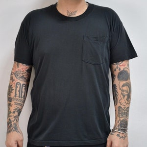 Vintage Fruit of the Loom Golden Blend Single Stitch Black Pocket Tee