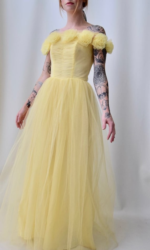1950's Elegant Yellow Tulle Party Dress