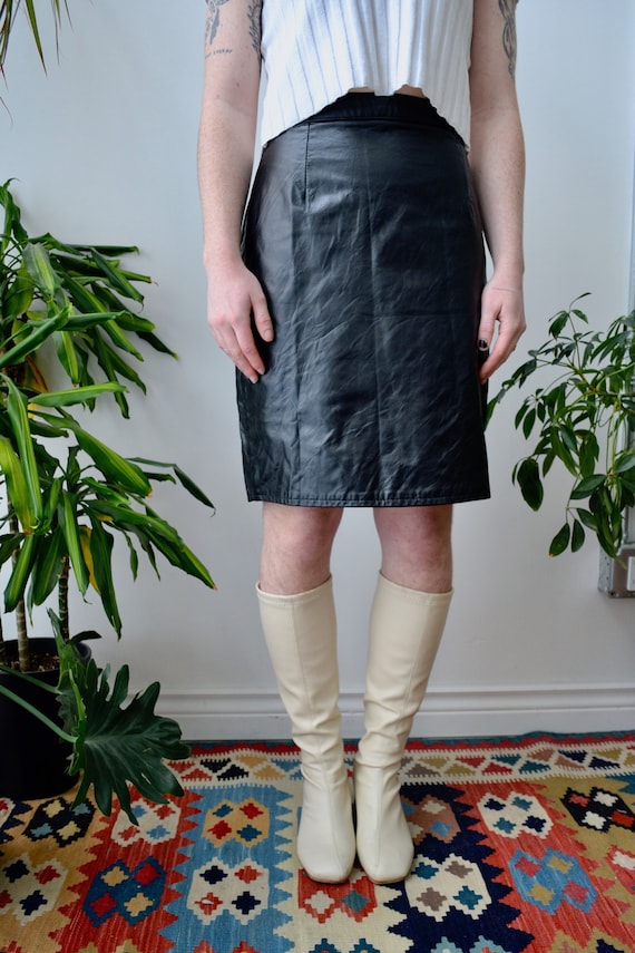 Gap leather shop skirt