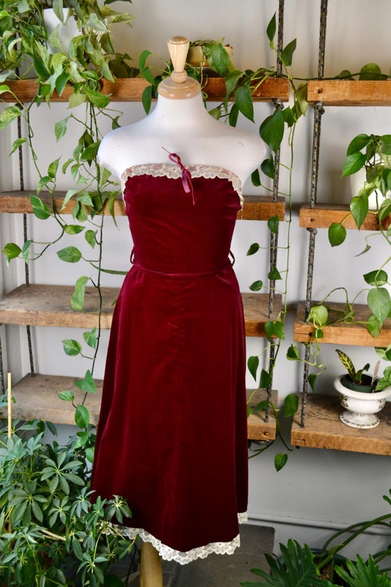 burgundy wiggle dress Unique Vintage Burgundy Delores Wiggle Dress
