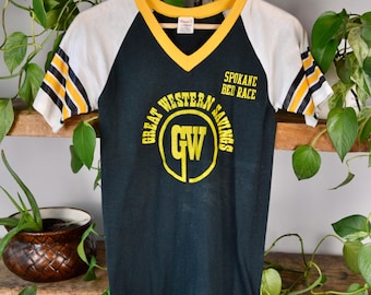 Vintage 80er Jahre Great Western Spares Spokane Bed Rasse Champs Tee - Größe S