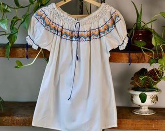 Vintage Embroidered Puff Sleeve Peasant Blouse