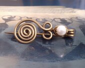 Antique shawl pin with pearl