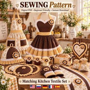 Op de afbeelding: Een keukentextielset van bruin-witte stippenstof en gele ruitjesstof. Bevat twee schorten, een theemuts, drie potdeksels, een broodmand, twee ovenwanten, twee ronde placemats, een hartvormige pannenlap en twee kleine zakjes.