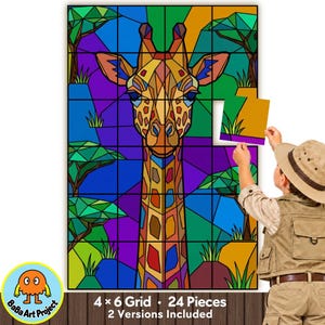 Pode incluir: Um projeto de arte de girafa em estilo vitral com uma grade 4x6 de 24 peças. A girafa é renderizada em formas geométricas de laranja, amarelo, azul e roxo. O texto na parte inferior diz 4x6 Grid, 24 Pieces, 2 Versions Included.