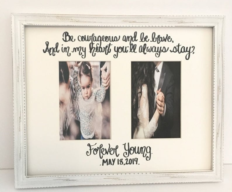 Op de afbeelding: Een wit omkaderde fotocollage met twee afbeeldingen. De bovenste tekst luidt: "Wees moedig en wees dapper, en in mijn hart zul je altijd blijven?" De onderste tekst luidt: "Forever Young - 18 mei 2019."