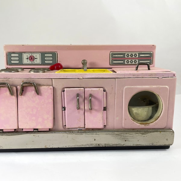 Metal doll furniture pink stove sink washing machine battery operated Not Working AS IS retro 60s kids toy games imagination vintage tin toy