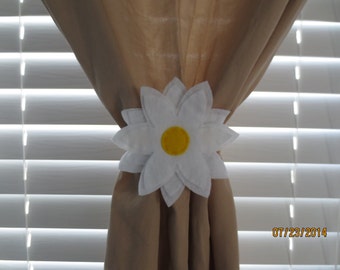 Daisy Curtain Tie-Backs Set of 2