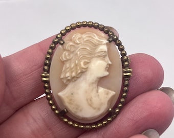 Vintage Cameo Brooch – Oval Lady Portrait, Gold Tone Frame, Victorian Style Jewelry