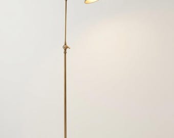 Lámpara de pie ajustable Stratham de latón antiguo – Lámpara de trabajo industrial vintage, 76,4 cm de altura, base con peso.