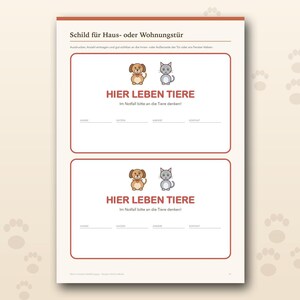 K&ouml;nnte beinhalten: Ein druckbares Schild mit zwei identischen rechteckigen Notfallhinweisen f&uuml;r Haustiere. Jedes Etikett zeigt einen braunen Hund, eine graue Katze, den Text HIER LEBEN TIERE sowie Zeilen f&uuml;r HUNDE, KATZEN, ANDERE und KONTAKT.
