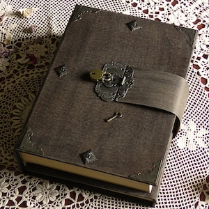 PRACTICAL MAGIC Book of shadows - BIG size A4 31x22 cm - replica blank pages removable pages screws binding fixed binding grimoire diary