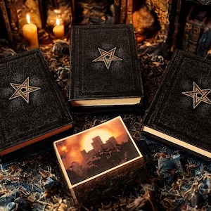 Night Gate Book Replica Inspiriert vom Neunten Tor | Okkulter Grimoire Prop | Gothic Witchcraft Decor - Originalseiten - A5 Größe - 3 Bücher
