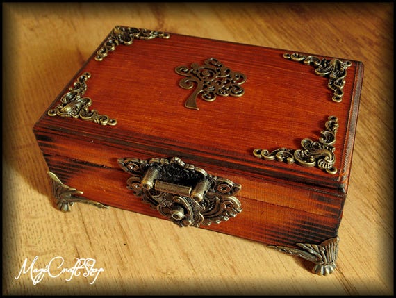 Bauletto legno WICCA per i tuoi oggetti magici totalmente artigianale e  personalizzabile -  Italia