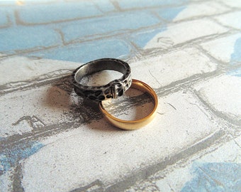 Claire's wedding ring - Lallybroch key - Jamie wedding ring - outlander - gift gold golden ring Frank wedding ring - Sassenach