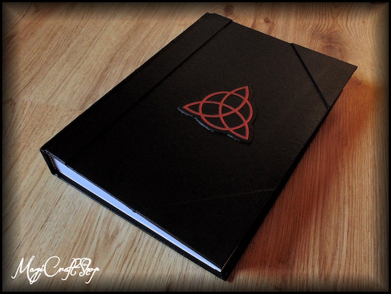 Livre D Ombres Charmed Dark Avec Symbole Triquetra Big Etsy