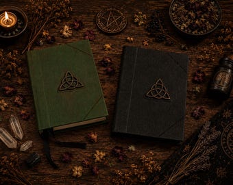 Book of Shadows CHARMED - portable 8,3x11,3 cm - customizable with triquetra pentacle and other colors
