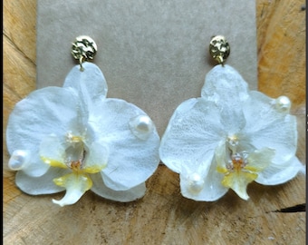 Boucles d'oreilles orchidées avec perles d'eau douce