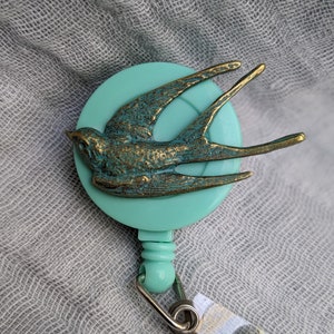 Bird Badge Reel - Beautiful Badge Reel Alligator Clip