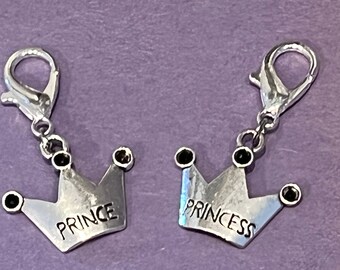 Prins- eller prinsesskronahalsband, dragkedja, väska med hänge