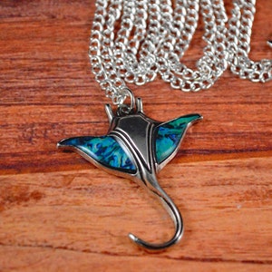 Manta Ray Pendant, Manta Ray Jewelry, Manta Ray Gift, Stingray Jewelry, Maori Jewelry, Maori Gift, Cute Ray Jewelry, Ray Necklace