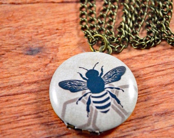 Bee Locket, Bee Jewelry, Gold Bee Locket, Bug Locket, Bug Jewelry, Insect Locket, Insect Jewelry, Yellow Locket, Bumblebee Locket