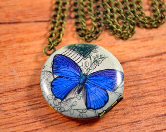 vintage 1950s beautiful butterfly insect necklace pendant piece kitsch boho summer wardrobe