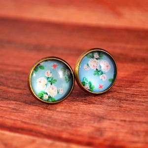 Floral Studs, Flower Jewelry, Botanical Jewelry, Botanical Studs, White Flower Earring, Blue Floral Posts, Blue Floral Jewelry, Flower Posts