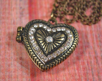 Heart Locket, Heart Jewelry, Heart Necklace, Cute Locket, Victorian Locket, Photo Locket, Simple Necklace, Simple Jewelry, Bronze Heart