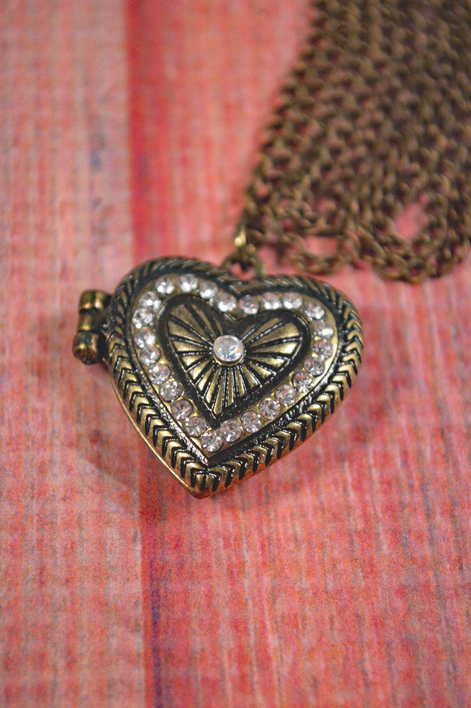Heart Locket, Heart Jewelry, Heart Necklace, Cute Locket, Victorian Locket, Photo Locket, Simple Necklace, Simple Jewelry, Bronze Heart