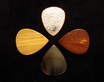 KANGAROO CROSSING Solid Brass Guitar Pick,Acoustic,Electric,Mandolin,Bass