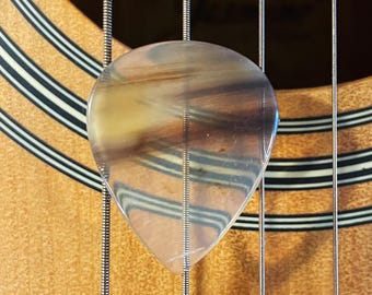 Púa de guitarra de cuerno de cebú rara, 1.5 estándar - Color calico premium - De mi colección personal