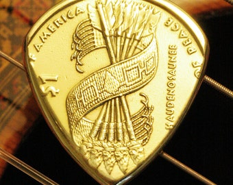 USA 'Peace Arrows' Gold Dollar Coin Guitar Pick ... Free Worldwide Shipping