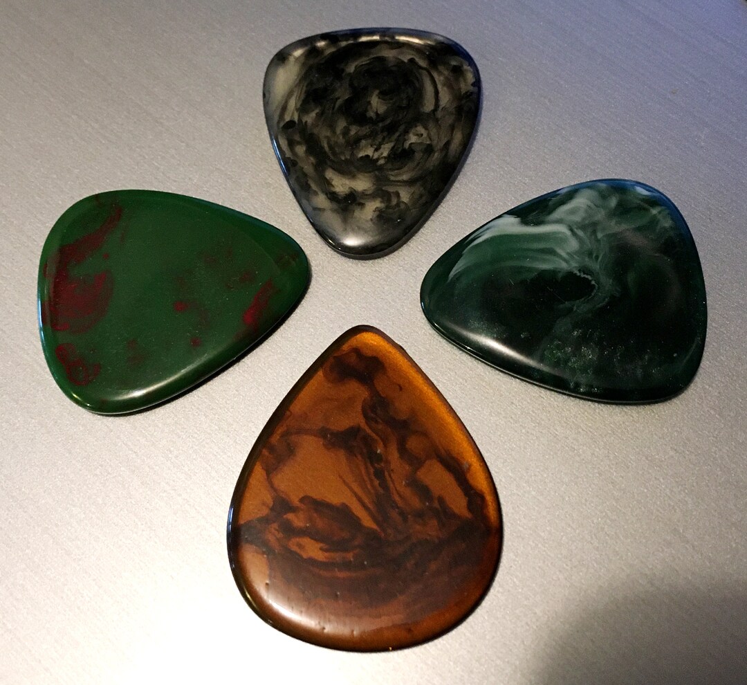 Set of 2 Resin Guitar Picks 351 2mm Like Casein Guitar Picks Free