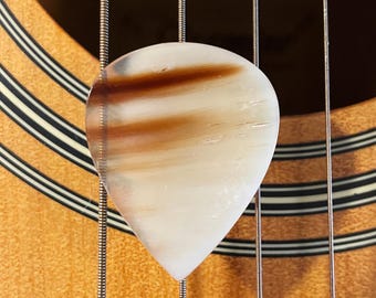 Púa de guitarra de cuerno de cebú rara, 1.5 estándar - Color calico premium - De mi colección personal