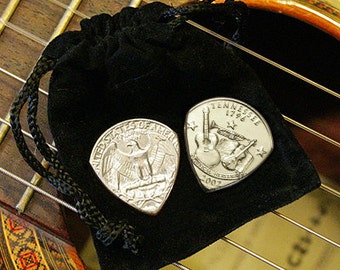 YEAR & STATE Gift Set of 2 USA Coin Guitar Picks ... The perfect personalized men&#39;s and women&#39;s gift for your guitarist this year!