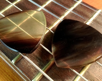 Set 2 Buffalo Horn Picks - Traditional Tri Shape - 1mm 1.25mm 1.5mm 2mm 2.5mm - Beautiful Feel & Sound - Acoustic Guitar, Mandolin, Ukulele