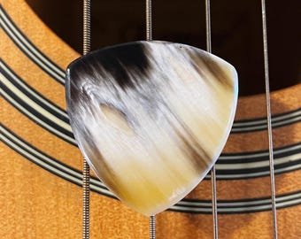 Púa de guitarra de cuerno de cebú rara de 1 mm Tri - Color calico premium - De mi colección personal