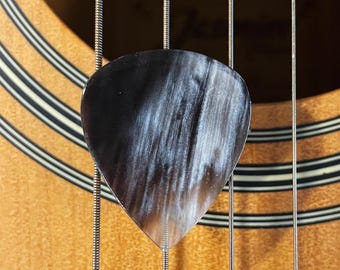 Púa de guitarra de cuerno de cebú rara, 1.2 estándar - Color calico premium - De mi colección personal
