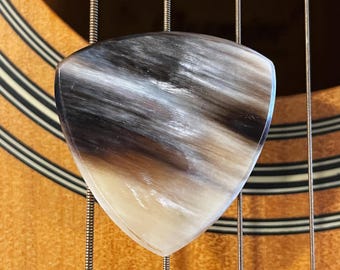 Púa de guitarra de cuerno de cebú rara de 1,5 mm Tri - Color calico premium - De mi colección personal