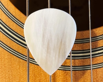 Púa de guitarra de cuerno de cebú rara, 1.25 estándar - Color calico premium - De mi colección personal