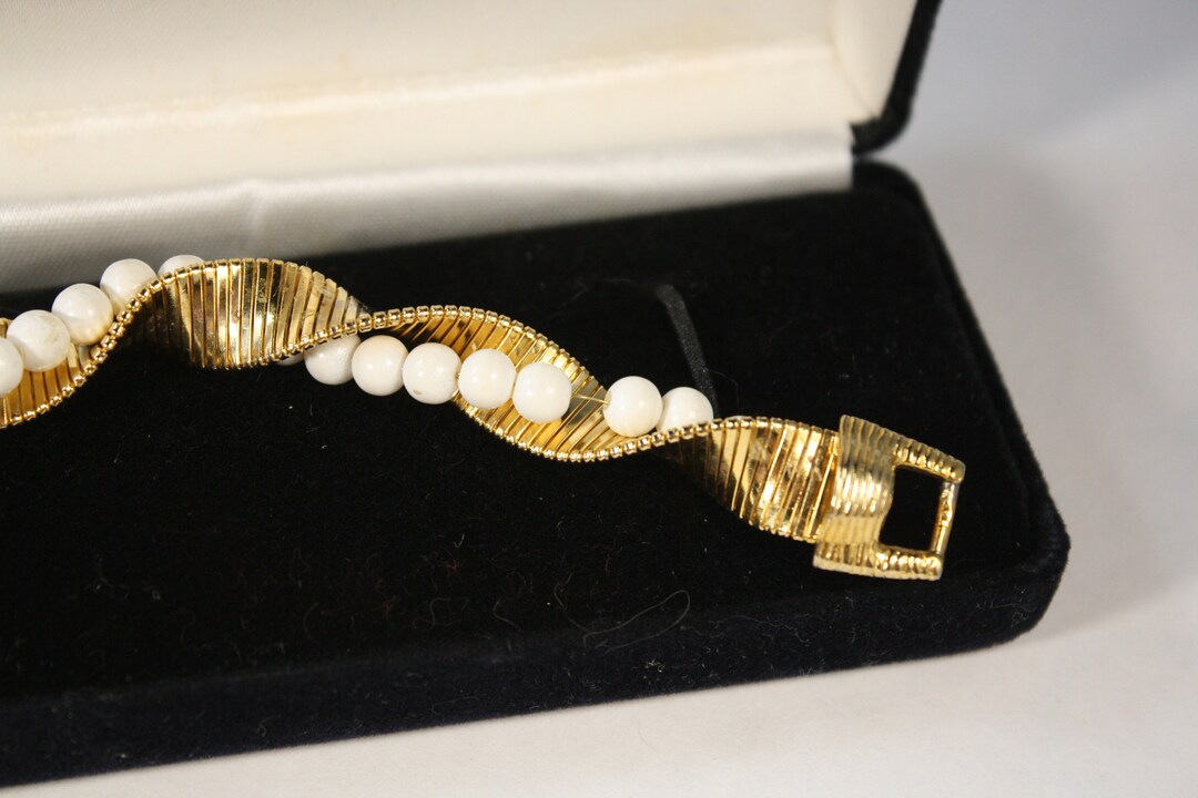 Vtg Goldette Bracelet Spiral Gold Chain White Beads Twisted Links