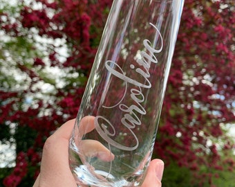 Personalised Mothers Day Gift | Wedding Glasses | Bride and Groom Gift
