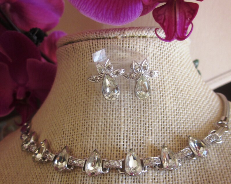 Bridal Bridal Vintage Bridal Sterling Silver Tear Drop Rhinestone Necklace /& Tear Drop Screw Back Earrings Bridesmaid Estate Jewelry Set