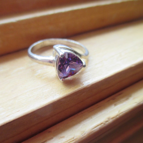 Vintage Amethyst Sterling Silver Ring - Triangular Solitaire, Size 9