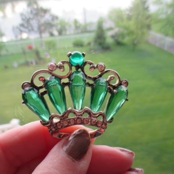 Green Jelly Belly Crown Brooch & 5 Large Tear Dro… - image 1