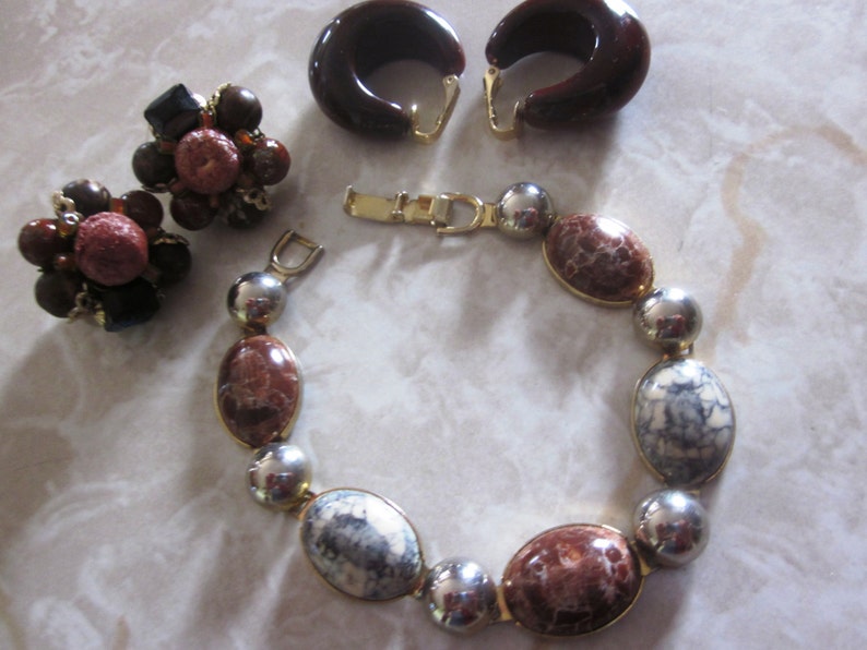 SALE Brown Jewelry Lot Sarah Coventry and Japan Beaded 2 Pairs of Brown Earrings Jewelry Set Vintage Scarab Gold and Brown Bracelet